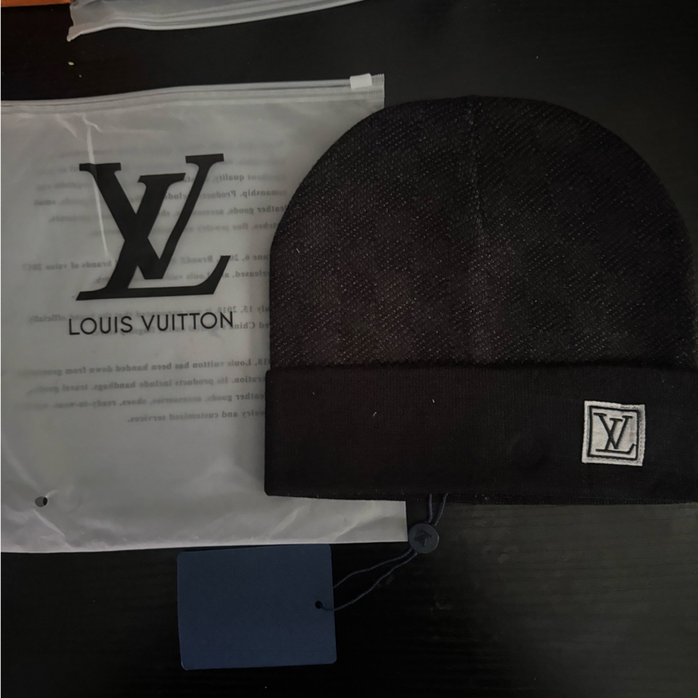 Louis Vuitton Black Men's Knit Beanie with LV Patch Accent